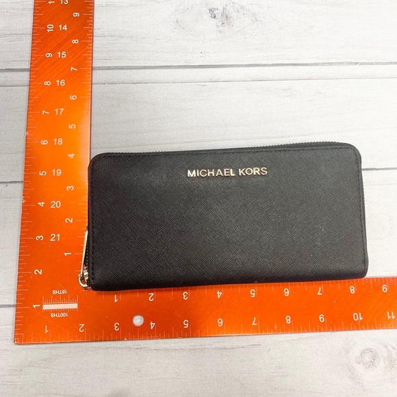 Michael Kors Leather Zipper Wallet - Picture 6 of 6